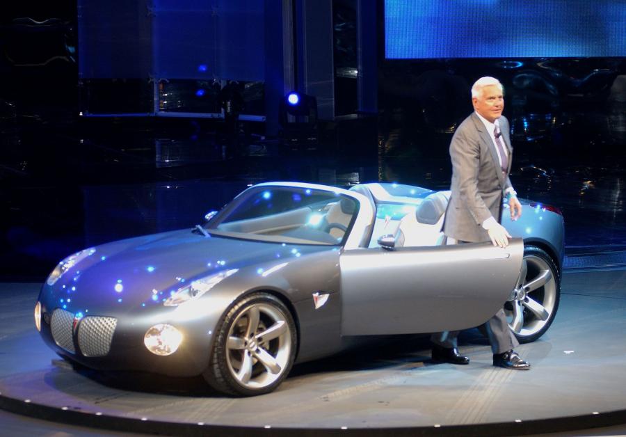  Pontiac Solstice Roadster Concept 2002 года  (фото 14 из 34)